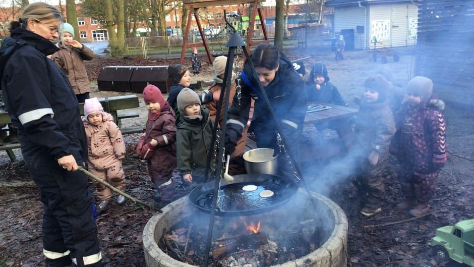 Børn og voksne om bål