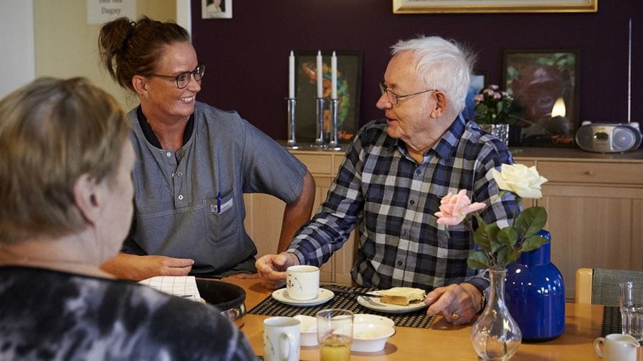 smil og øjenkontakt